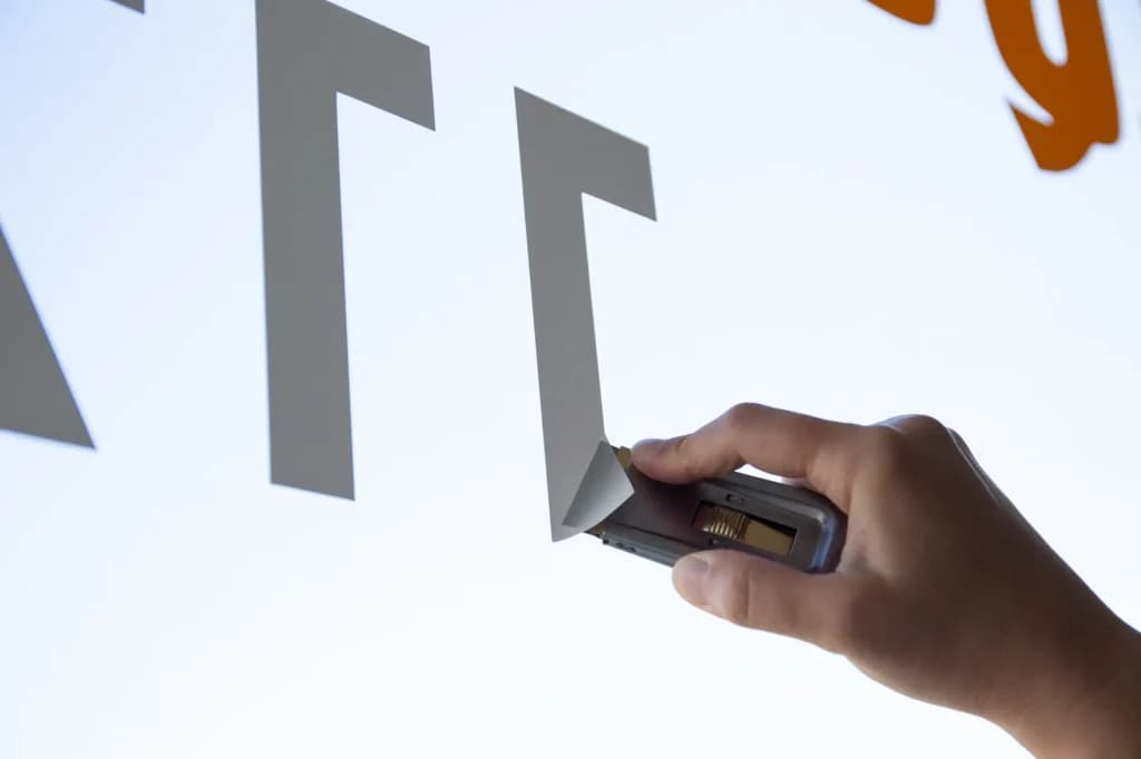 Dépose de vitrophanie